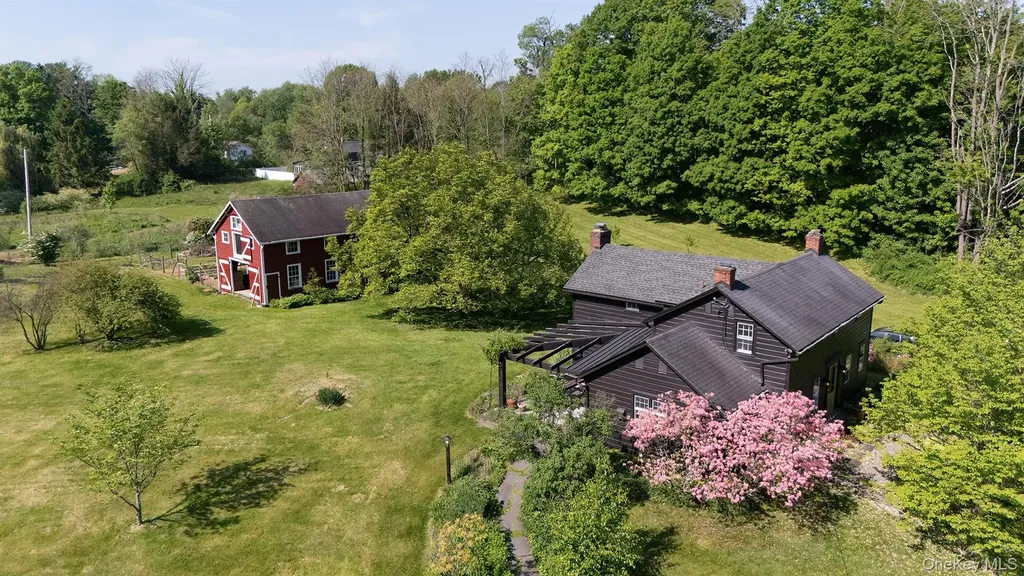 77 Upper Hook Road Rhinebeck NY 12572
