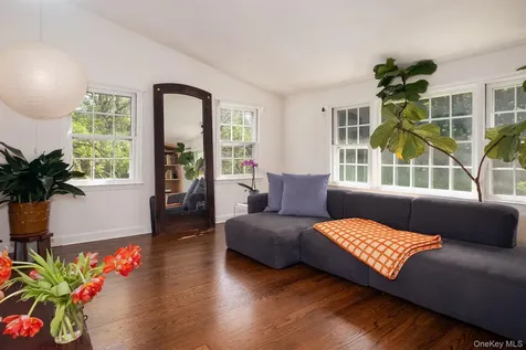 77 Upper Hook Road Rhinebeck NY 12572
