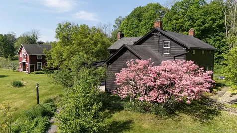 77 Upper Hook Road Rhinebeck NY 12572