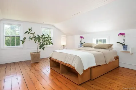77 Upper Hook Road Rhinebeck NY 12572
