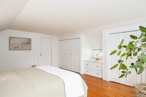 77 Upper Hook Road Rhinebeck NY 12572