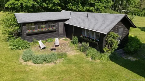 77 Upper Hook Road Rhinebeck NY 12572
