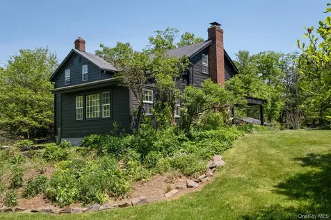 77 Upper Hook Road Rhinebeck NY 12572