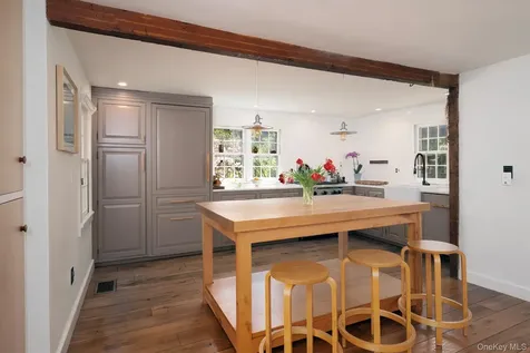 77 Upper Hook Road Rhinebeck NY 12572