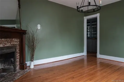 38 Warren Street Ellenville NY 12428