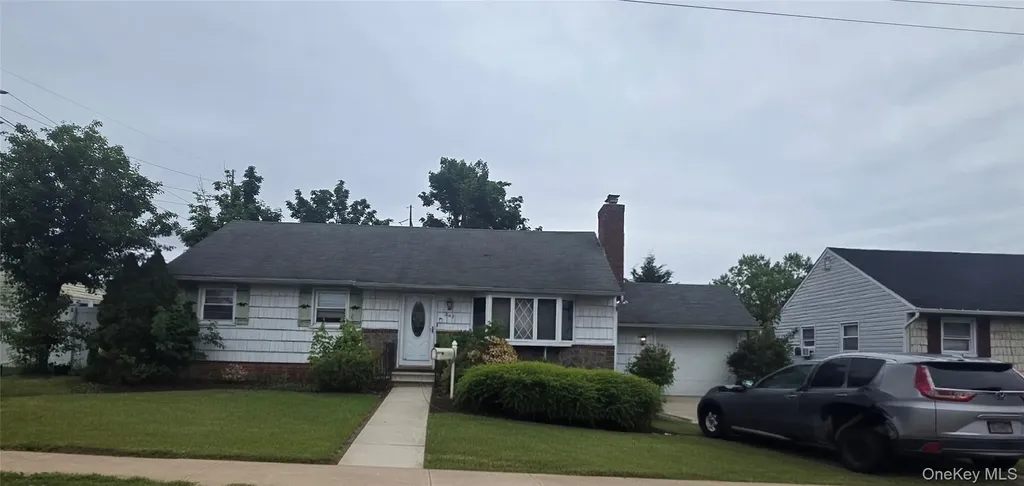 224 Ohio Street Hicksville NY 11801