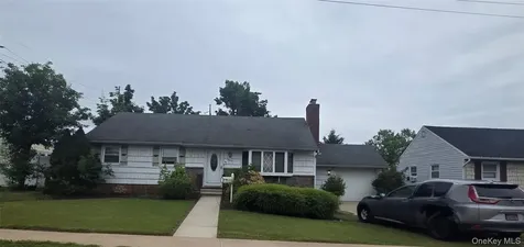 224 Ohio Street Hicksville NY 11801