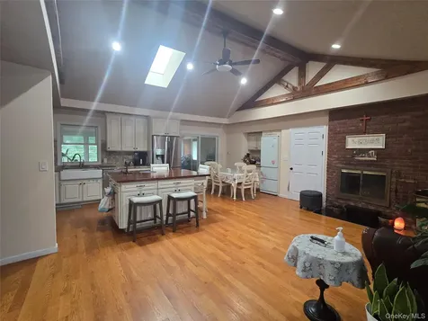 224 Ohio Street Hicksville NY 11801