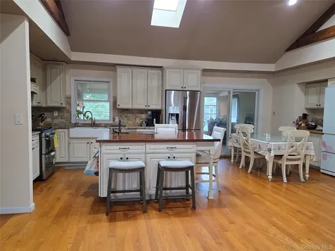 224 Ohio Street Hicksville NY 11801