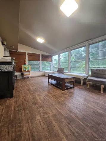 224 Ohio Street Hicksville NY 11801