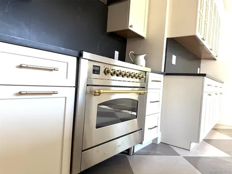 2 Jenkins Parkway Hudson NY 12534