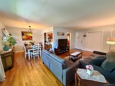 328 Lakeland Avenue Sayville NY 11782
