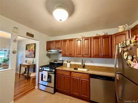 328 Lakeland Avenue Sayville NY 11782