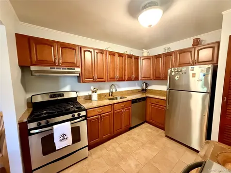 328 Lakeland Avenue Sayville NY 11782