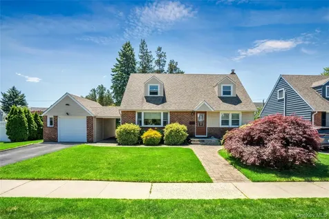 9 Amby Avenue Plainview NY 11803