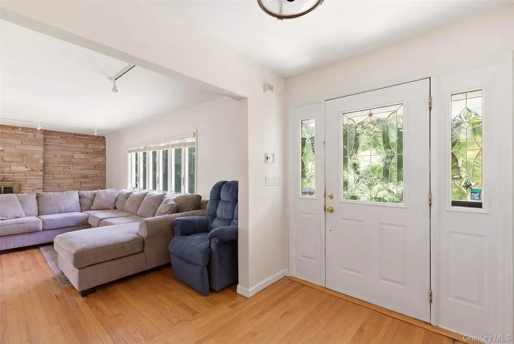 106 Vineyard Road Huntington NY 11743
