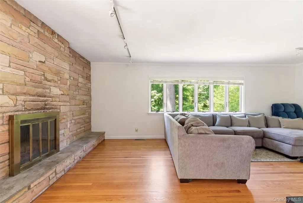 106 Vineyard Road Huntington NY 11743