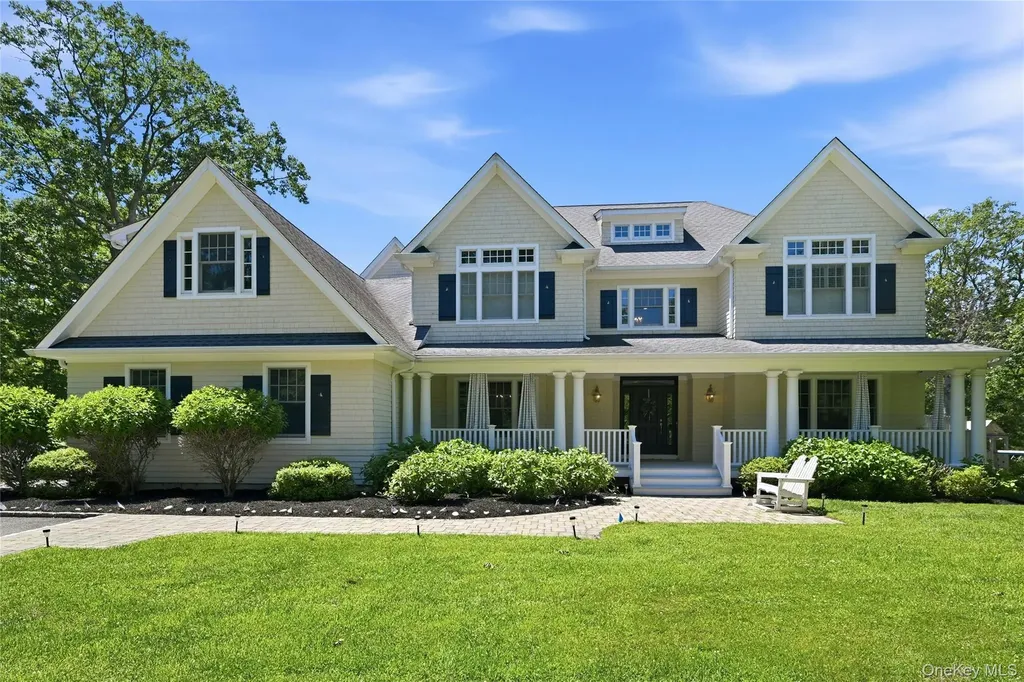 1330 Ridge Road Laurel Hollow NY 11791