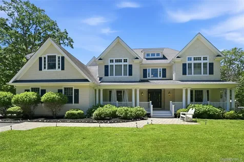 1330 Ridge Road Laurel Hollow NY 11791