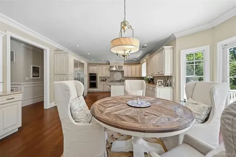 1330 Ridge Road Laurel Hollow NY 11791