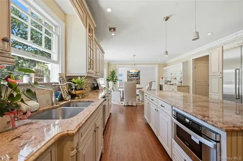 1330 Ridge Road Laurel Hollow NY 11791