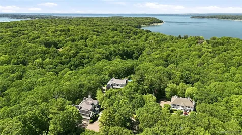1330 Ridge Road Laurel Hollow NY 11791