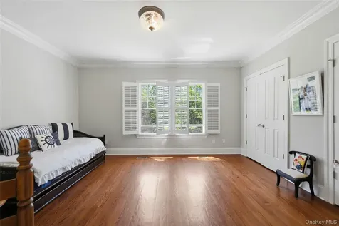 1330 Ridge Road Laurel Hollow NY 11791
