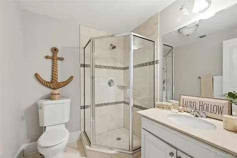 1330 Ridge Road Laurel Hollow NY 11791