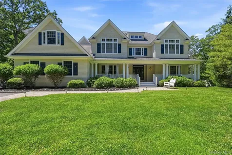 1330 Ridge Road Laurel Hollow NY 11791
