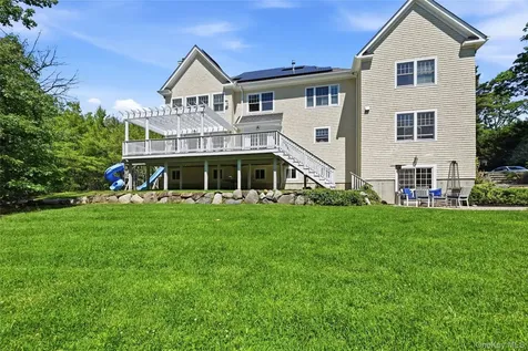 1330 Ridge Road Laurel Hollow NY 11791