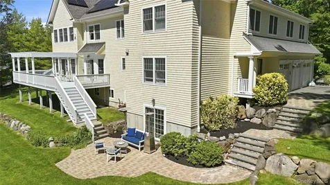 1330 Ridge Road Laurel Hollow NY 11791