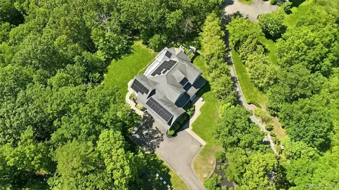 1330 Ridge Road Laurel Hollow NY 11791