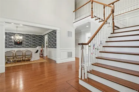 1330 Ridge Road Laurel Hollow NY 11791
