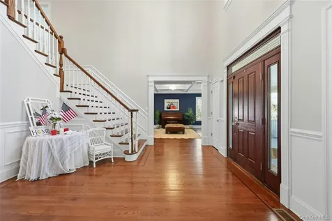 1330 Ridge Road Laurel Hollow NY 11791
