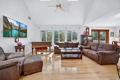 986 Cliff Avenue Yorktown Heights NY 10598