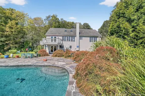 986 Cliff Avenue Yorktown Heights NY 10598
