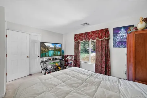 986 Cliff Avenue Yorktown Heights NY 10598