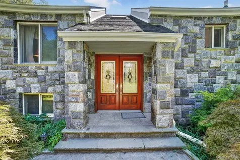 986 Cliff Avenue Yorktown Heights NY 10598