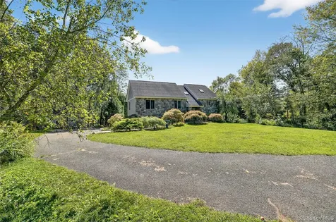 986 Cliff Avenue Yorktown Heights NY 10598
