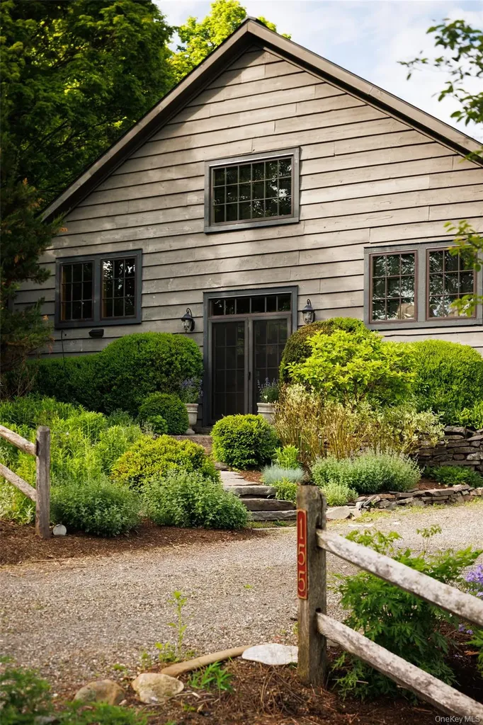 155 Wey Road Rhinebeck NY 12572
