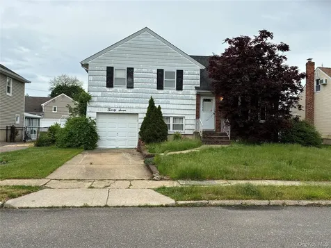 27 Elizabeth Drive Bethpage NY 11714
