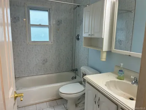 27 Elizabeth Drive Bethpage NY 11714