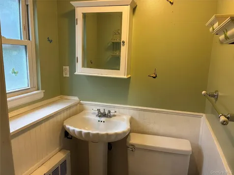27 Elizabeth Drive Bethpage NY 11714