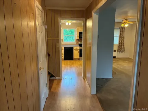 27 Elizabeth Drive Bethpage NY 11714