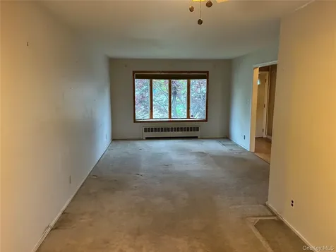 27 Elizabeth Drive Bethpage NY 11714