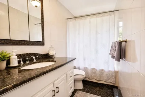 111 Ludvigh Road Bardonia NY 10954