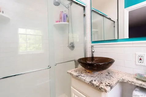 111 Ludvigh Road Bardonia NY 10954