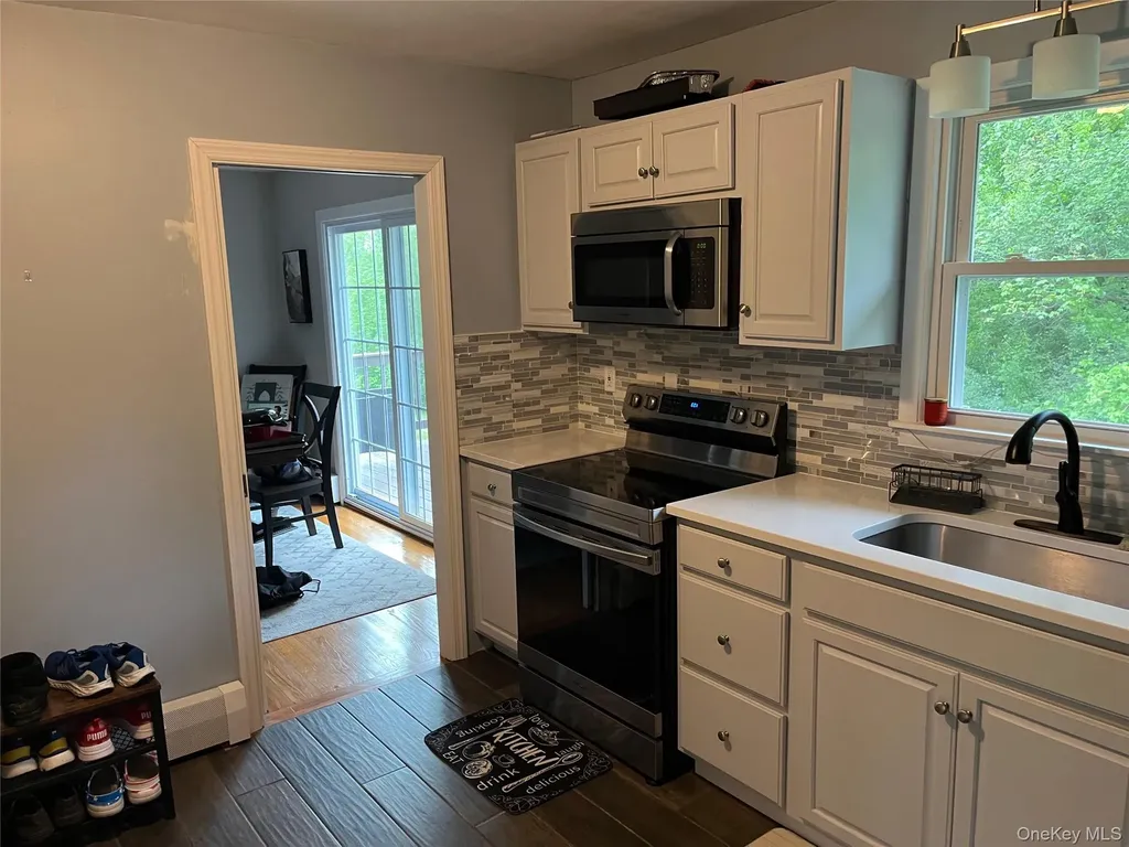 47 Mountain View Drive Pleasant Valley NY 12569