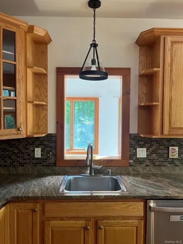 82 Indian Lake Road Putnam Valley NY 10579