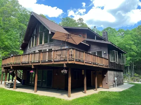 82 Indian Lake Road Putnam Valley NY 10579
